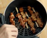 Foto langkah ke 5 dari resep Sate Ayam Manis Devina Hermawan.