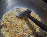 A picture of step 5 of Aaloo lacha namkeen.