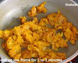 A picture of step 3 of Rajasthani pyaz ki kachori.