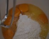 Foto langkah ke 2 dari resep Bolu Gulung 5 telur.