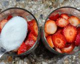 Foto del paso 1 de la receta: 🍓Frutillas con crema en vasito 🍓Especiales, con sabor a infancia 🍓