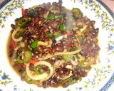 Foto langkah ke 4 dari resep Tumis kedelai item (ampas kecap) pedaasss.