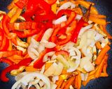 🐓 Ázsiai fűszeres tészta - roppanós csirkecomb filével 🥕 recept fázis 3 fotója