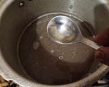 A picture of step 1 of Dal Makhani.