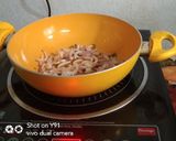 A picture of step 1 of Masala Macaroni.