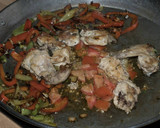 Foto del paso 4 de la receta: Paella de pollo con pimientos