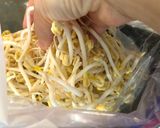 Hình bước làm 1 của món Bún bò xào giá