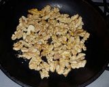 Foto del paso 3 de la receta: Langostinos al wok con timbal de arroz