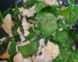 รูปขั้นตอนการทำที่ 2 ของ ผักเหลียงผัดไข่