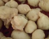 A picture of step 5 of Dahi phulkian.