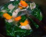 Foto langkah ke 6 dari resep 82. Bayam Ayam Wortel Kuah Kaldu Ayam.