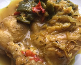 Foto del paso 12 de la receta: Pollo guisado a la cúrcuma, con verduras cerveza y naranja
