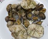 Foto del paso 7 de la receta: Merluza con almejas en salsa verde