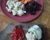 Foto langkah ke 1 dari resep Tumis kembang kol, jamur kuping.