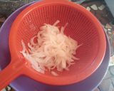 Foto del paso 4 de la receta: Puré con bistec de panita ensalada habas con cebolla