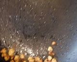 A picture of step 2 of Bottle guard spruce fry.