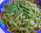 Foto del paso 4 de la receta: Pesto de albahaca con piñones y nidos de espinaca