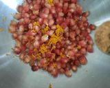A picture of step 17 of Cheese Cake with Pomegranate compote.
