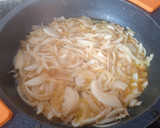 Foto del paso 2 de la receta: Conejo al vino blanco con cebolleta