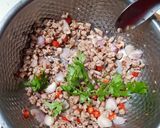 รูปขั้นตอนการทำที่ 3 ของ ยำไข่ดาวหมูสับ