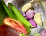 Foto langkah ke 2 dari resep Tumis Jamur Tiram Tahu Bakso.