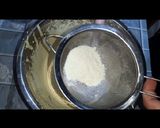 Foto langkah ke 3 dari resep Bolu kismis panggang super lembut.