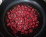 Hình bước làm 1 của món Raspberry jam