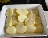 A picture of step 4 of Potato and Beef minced pie: (different style).