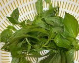 Hình bước làm 1 của món Canh Mực Nấu Lá É