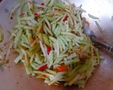 Foto langkah ke 3 dari resep Tumis labu siam pedas manis.
