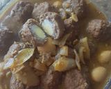 Foto langkah ke 4 dari resep Semur Bola Daging Isi Telur Puyuh.