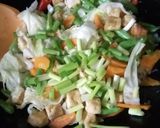 Foto langkah ke 4 dari resep Tumis Sayur Simple.