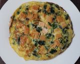 Foto langkah ke 7 dari resep Omelet Kelor Keju.