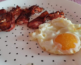 Foto del paso 4 de la receta: Bacon y huevo frito
