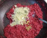 A picture of step 4 of Beetroot and jaggery halwa.