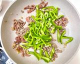 青椒炒牛肉絲🫑的食譜步驟3照片
