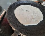 A picture of step 4 of Paneer stuffed rice flour paratha.