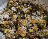 दत्तगुरूंची आवडती - श्रावणी घेवडा भाजी (ghevda bhaji recipe in marathi) रेसिपी स्टेप 3 फोटो 