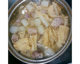 Foto langkah ke 3 dari resep ☡Non Halal☡ Sop Lobak Daging Babi kembang tahu Enak & Sehat.
