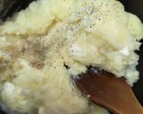 Foto del paso 3 de la receta: Aligot, todo lo rico reunido en un plato: papa, queso, ajo, manteca, crema de leche y pimienta 🇫🇷