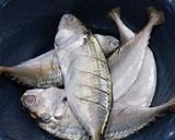 Foto langkah ke 1 dari resep Pepes Ikan Kembung Kemangi.