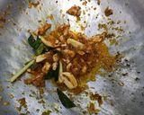 Gambar langkah 3 resipi Nasi Goreng Tomyam Mudah dan Sedap!.