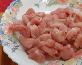 Foto del paso 1 de la receta: Pechuga de pavo al ajillo en ensalada