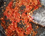 Foto langkah ke 2 dari resep Telur Dadar Sambal Penyet.