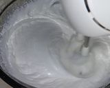 صورة لخطوة 4 من وصفة لاكريم (آيس كريم) بذوق الكرز 🍒