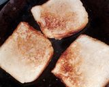 A picture of step 4 of Suji vegetable toast.