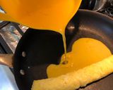 Hình bước làm 4 của món Trứng cuộn