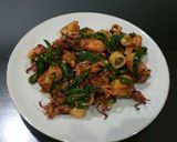 Foto langkah ke 5 dari resep Tumis cumi asin cabe ijo.