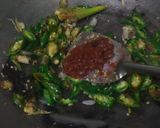 Foto langkah ke 5 dari resep Telur Ceplok Cabe Hijau.