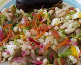 Foto del paso 4 de la receta: Ensalada de alubias (porotos blancos) al estilo Mari